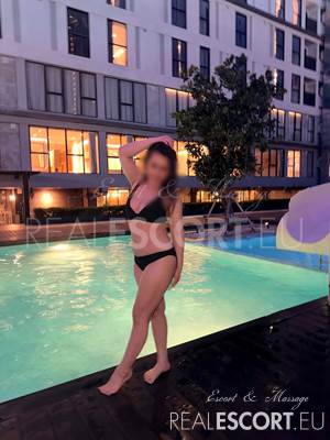 Ava28