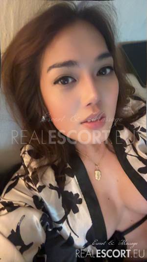 TS Asian Yurie