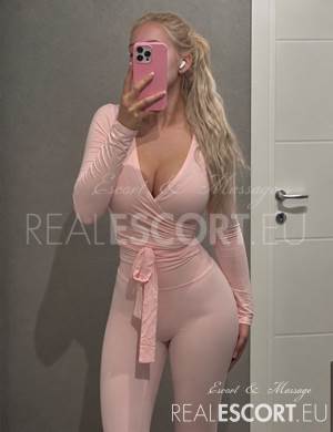 Anita Paris