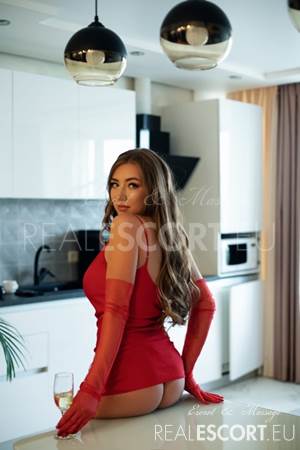 Angelinna Hot