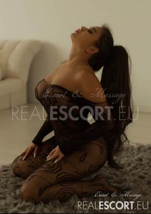 Sandra Hot Massage