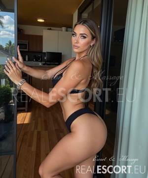 Kasyy hot