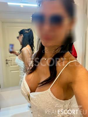Chanthra Massage1