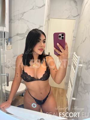Mía🔥