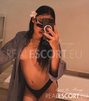 Amy Natural