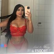 ISA LATINA BRUNETTE