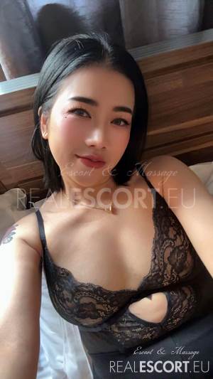 Davina2424