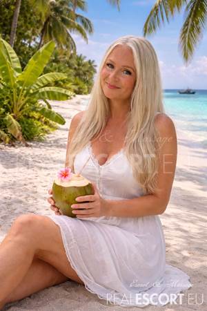 Caroline TANTRA MASSAGE
