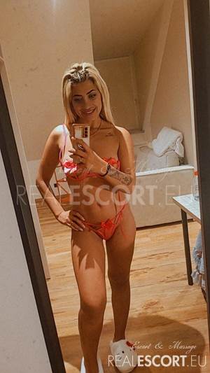Rebecca-LUX-ESCORT