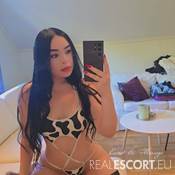 Alisha hot