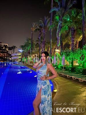 Astrid cleo